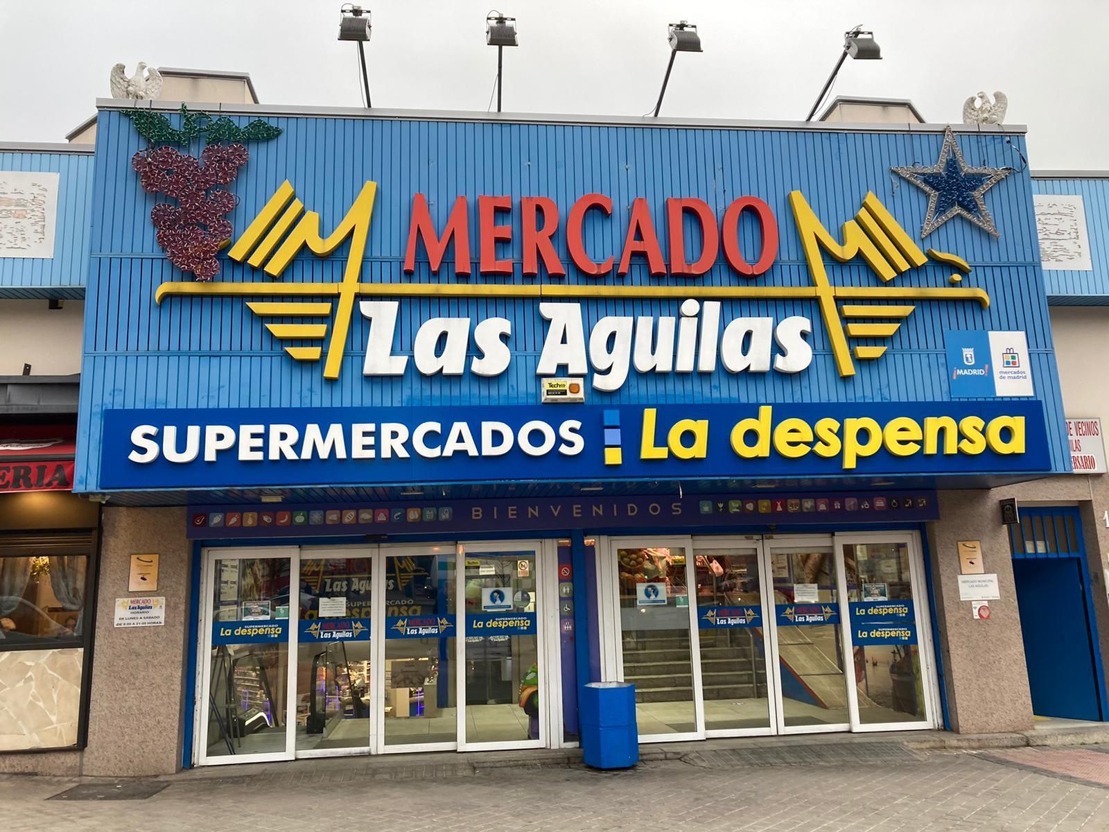 Exterior Mercado de las Águilas