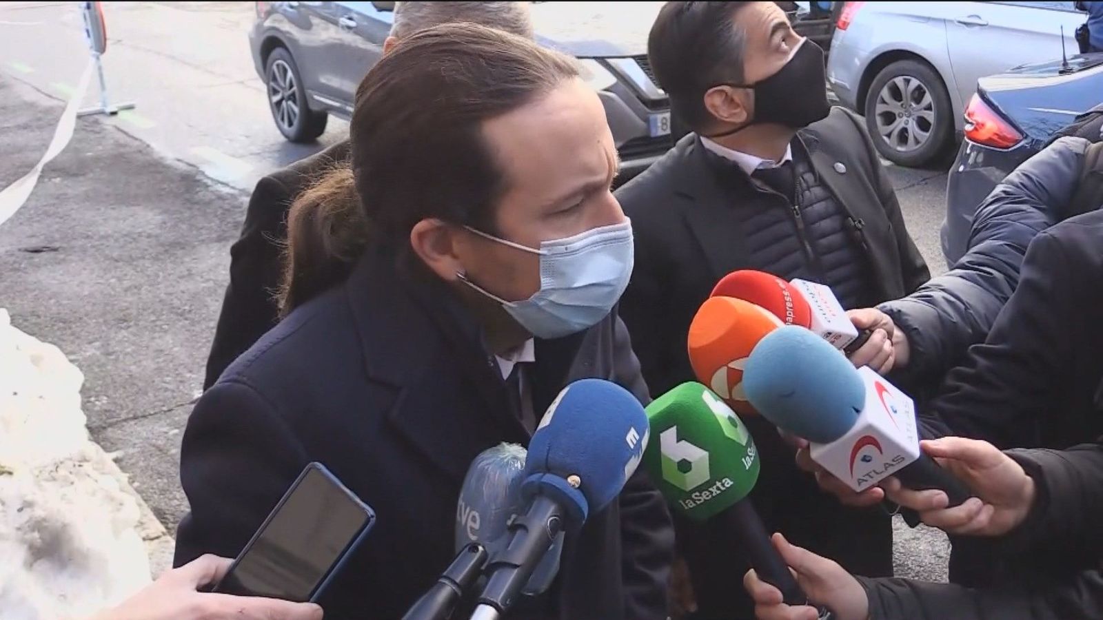 Iglesias mantiene que Puigdemont es exiliado y rechaza que ofenda a la memoria de los republicanos
