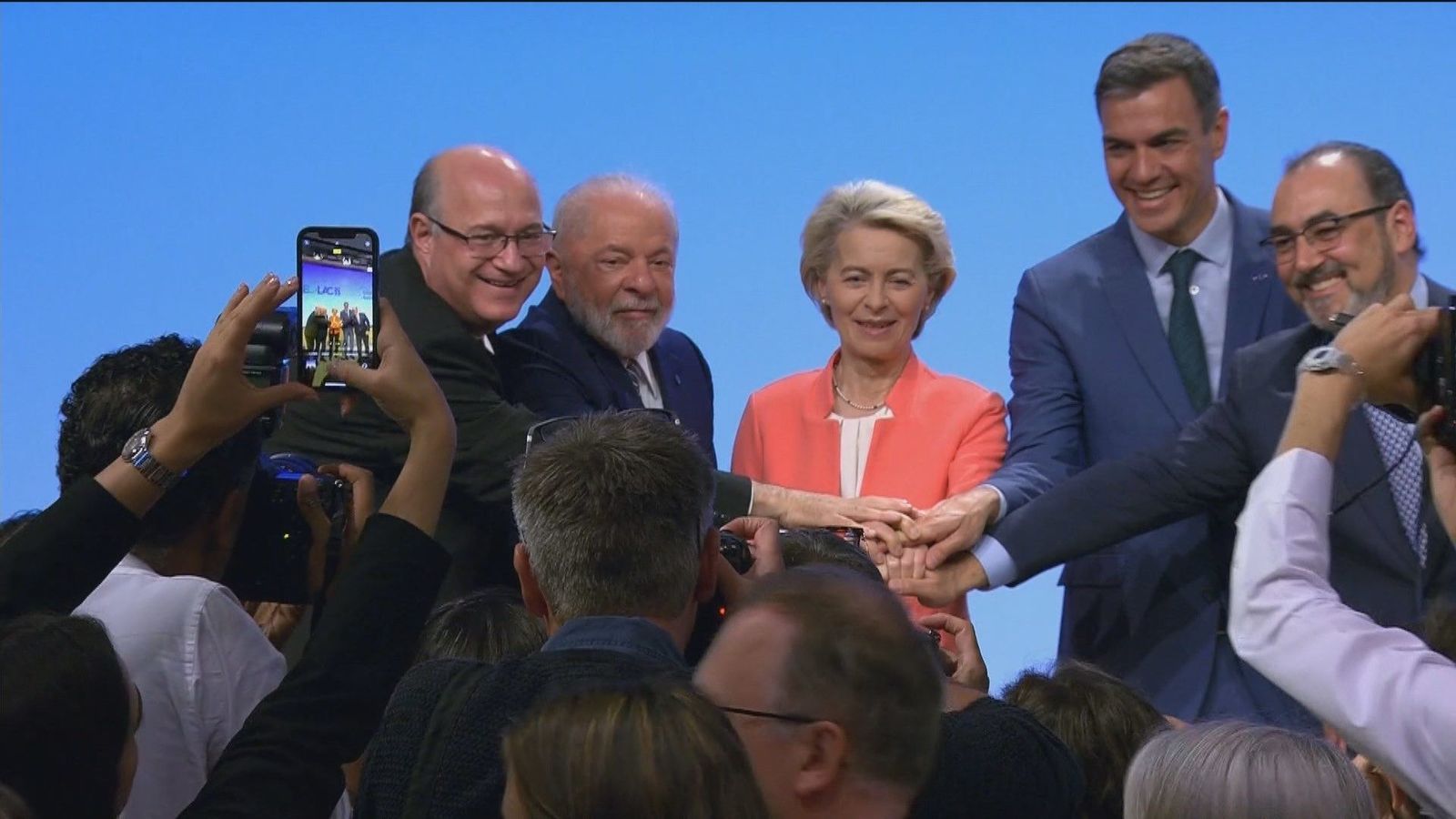 Von der Leyen dice que la UE invertirá 45.000 millones de euros en América Latina y Caribe