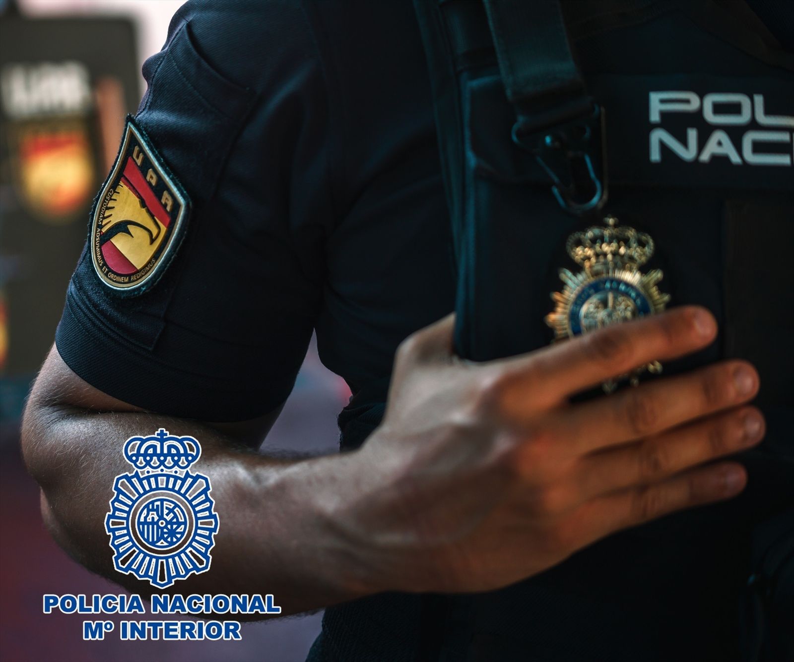 Un agente de la Policía Nacional