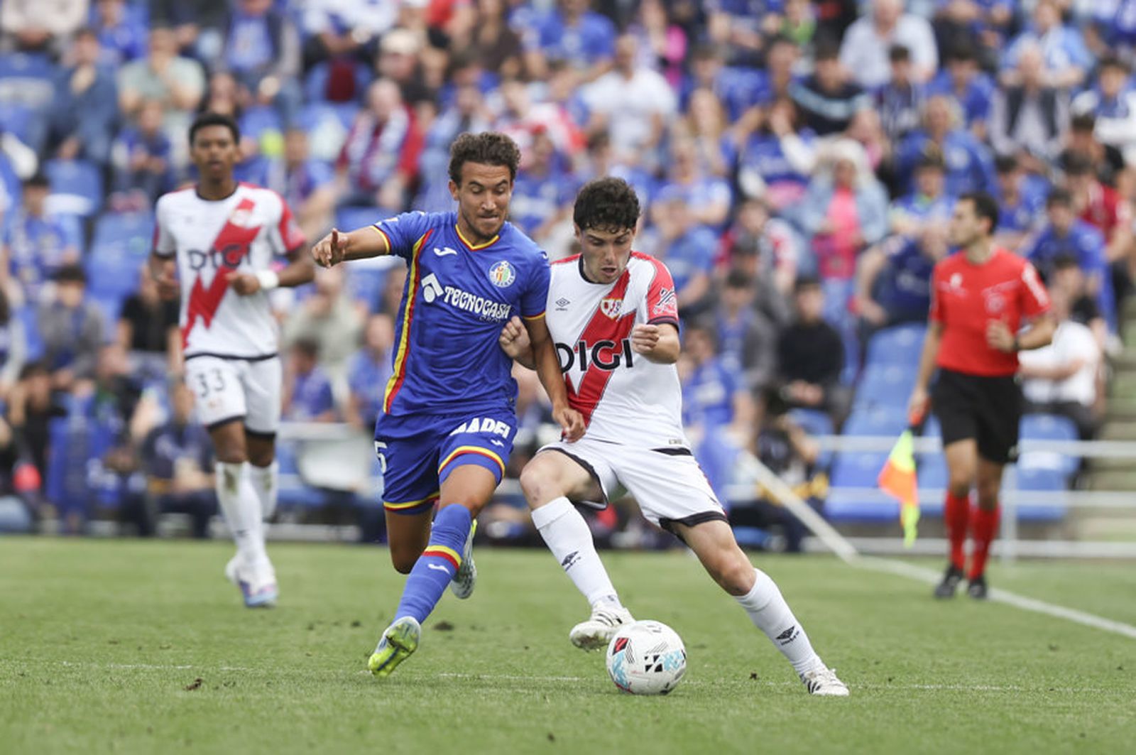 El jugador del Getafe Luis Milla, durante el partido entre el Getafe y el Rayo Vallecano