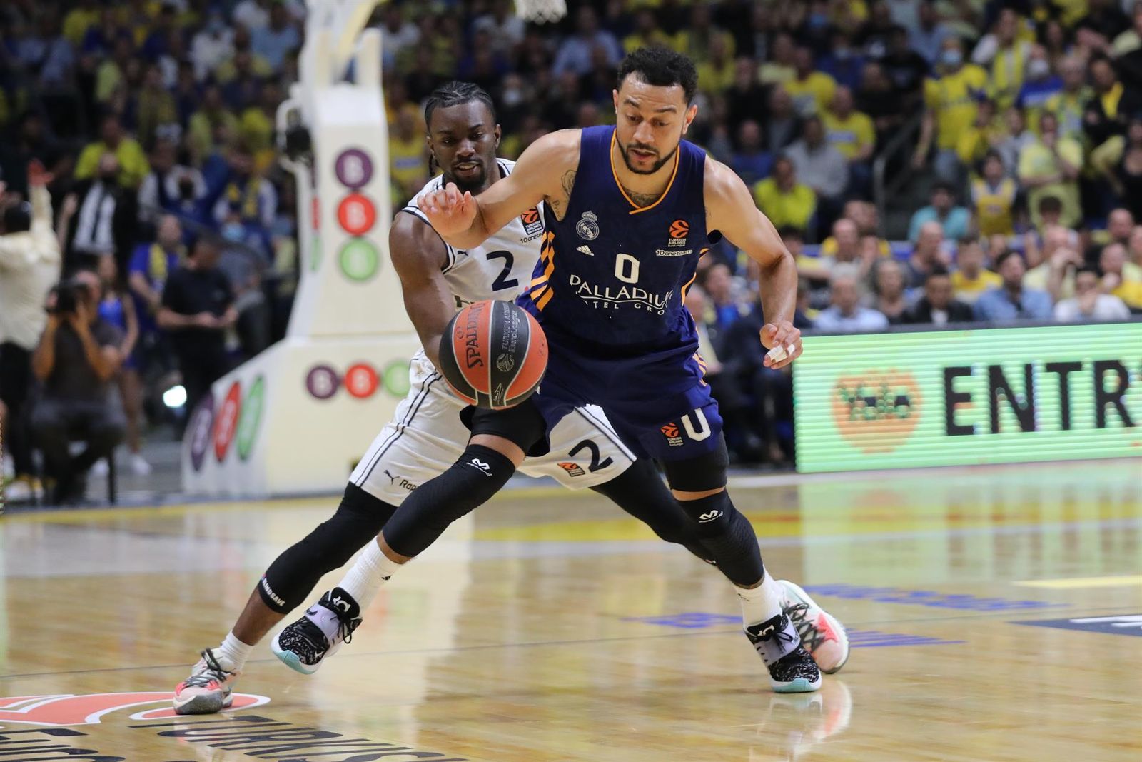 Hanga ante el Real Madrid