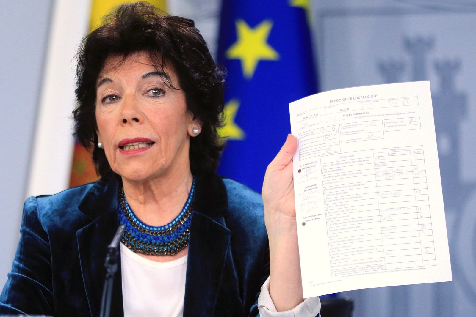 El Gobierno considera posible que el Supremo paralice la exhumación de Franco