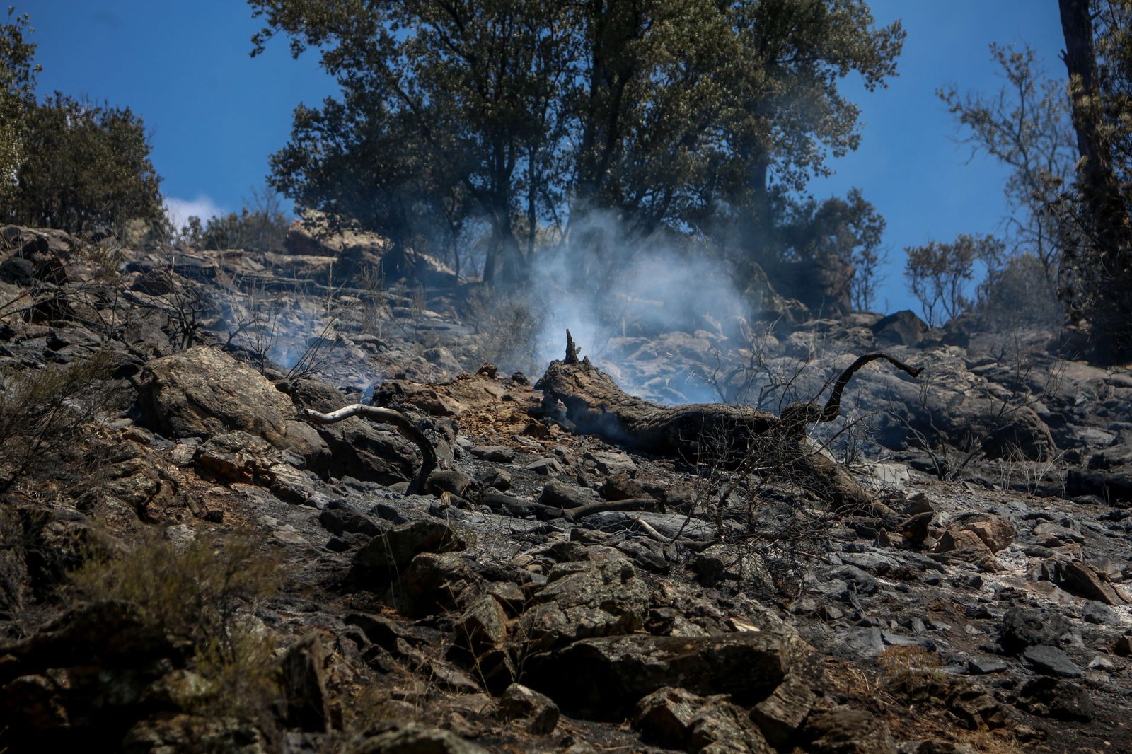 Fase final para 'rematar' el incendio en el pantano de San Juan