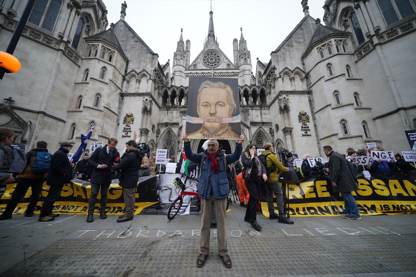 Assange pide permiso para volver a recurrir en la recta final del proceso de extradición
