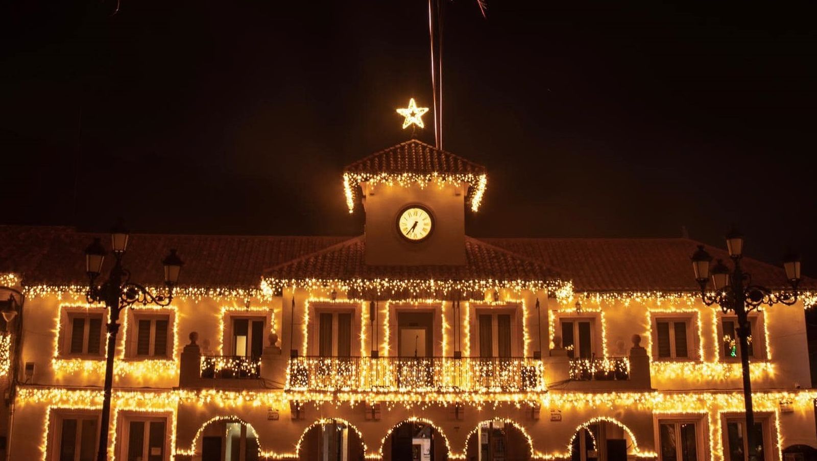 Griñón enciende las luces de Navidad con la actuación del coro Encanto