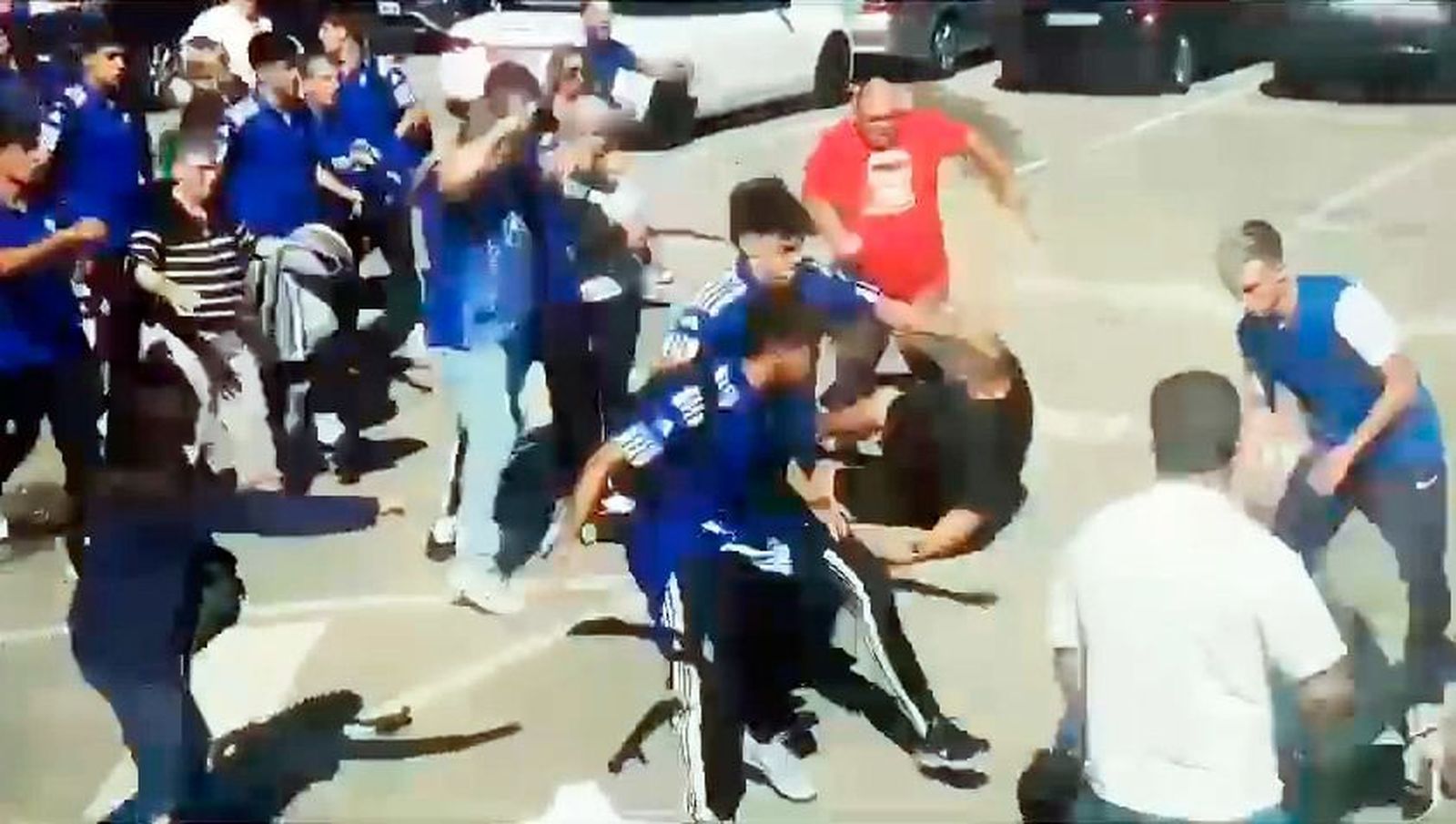 Bochornosa pelea en un parking entre padres y jugadores tras un partido de fútbol de juveniles