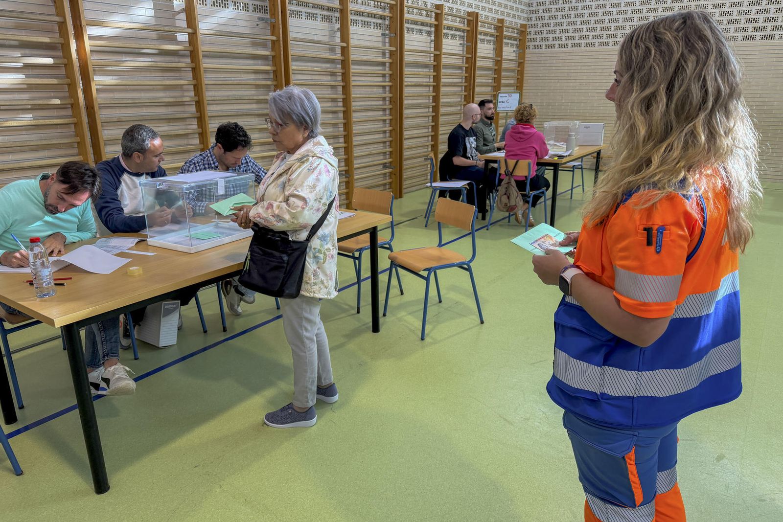La participación en Andalucía es del 15,09 % a las 11.30 horas, casi igual que en 2022
