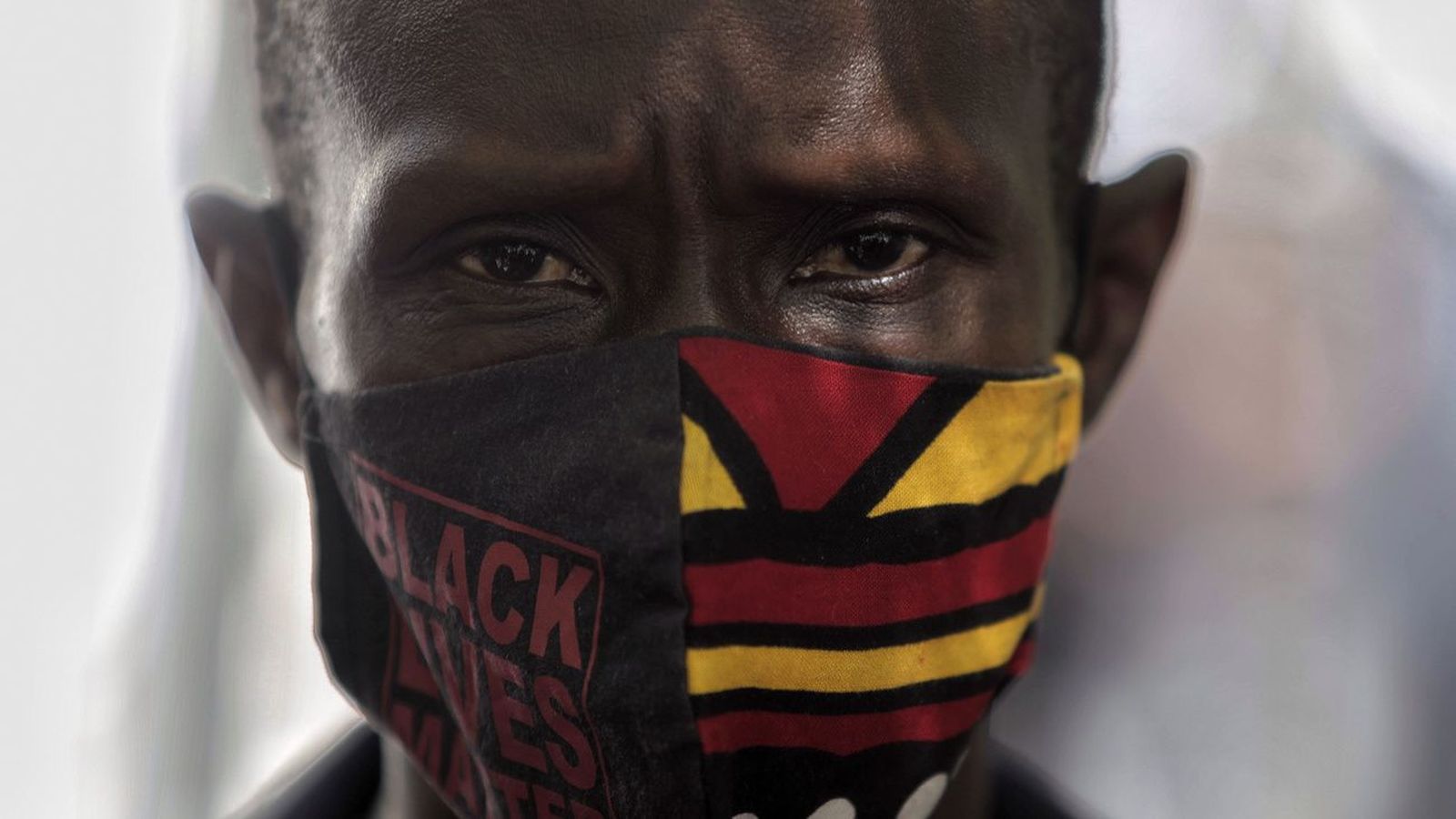 Mbaye a la Policía Nacional por intervenir en la Plaza de Lavapiés: "Se va a declarar una guerra aquí"