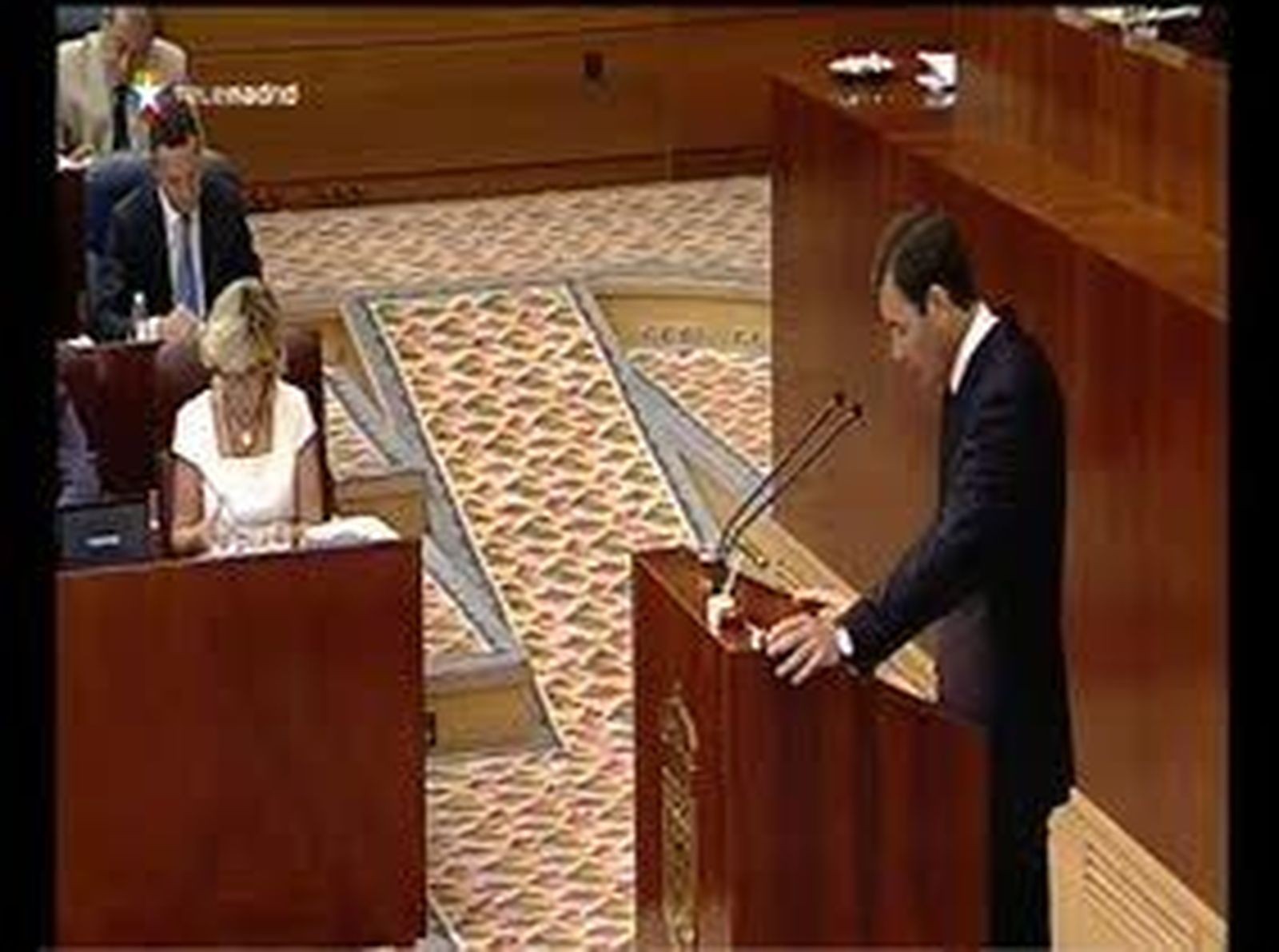 Gómez pide un pacto para "blindar las pensiones" y tacha a Aguirre de "frivola y arrogante"