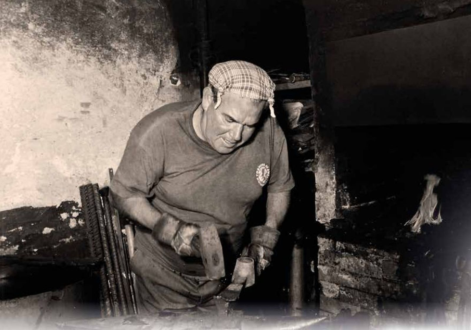 Imagen de un herrero para el calendario de 2025 de Colmenar Viejo