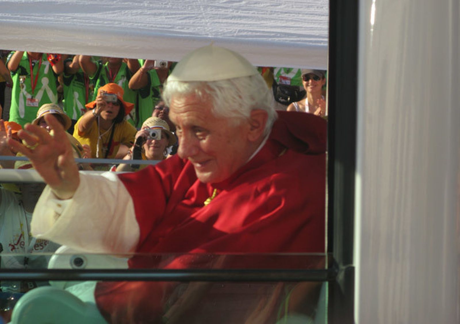 Benedicto XVI, a su llegada a Cibeles
