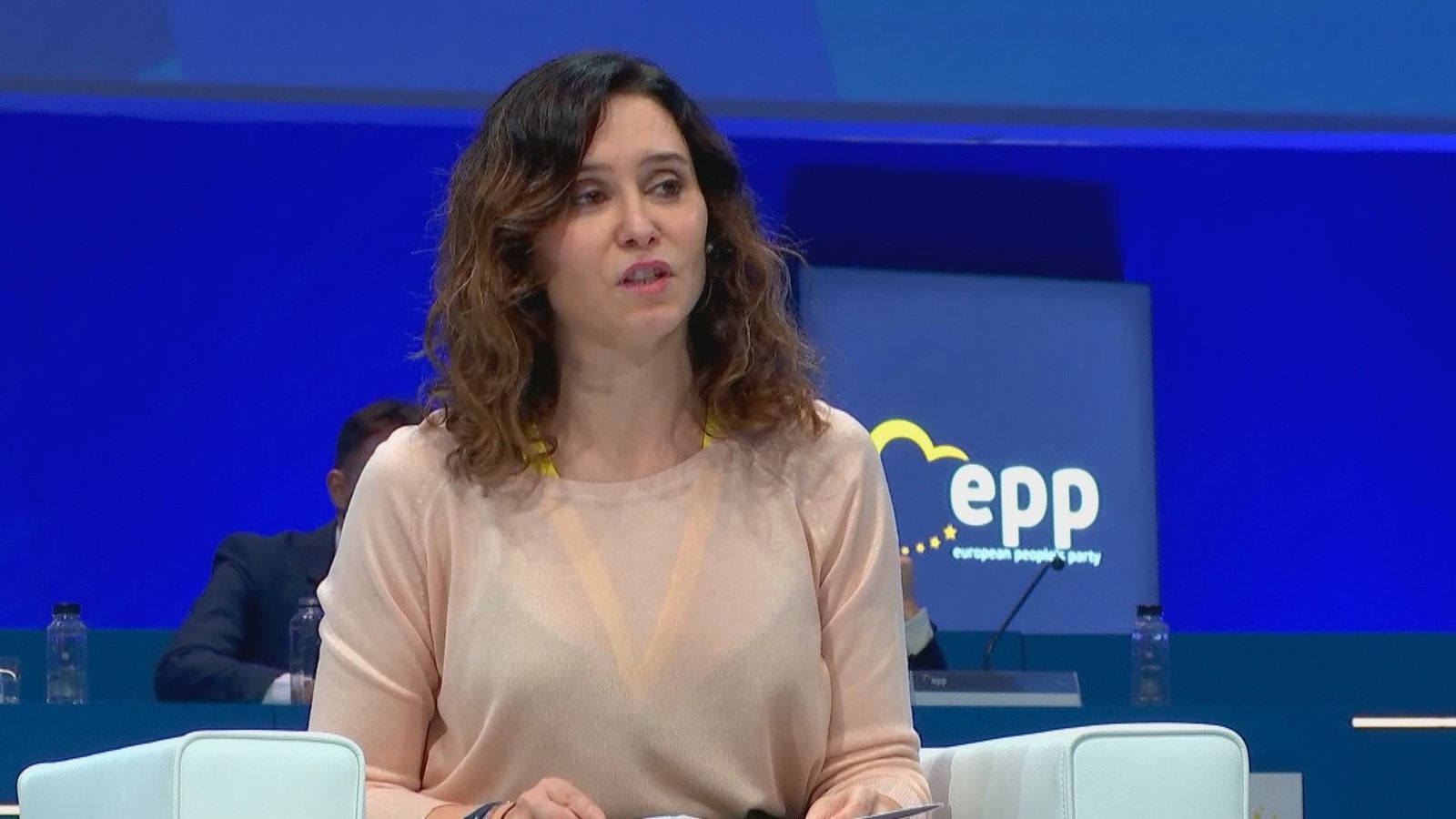 Ayuso reclama al PP europeo que no haya "compadreo" con Sánchez, que va a amnistiar a "aliados" de Putin