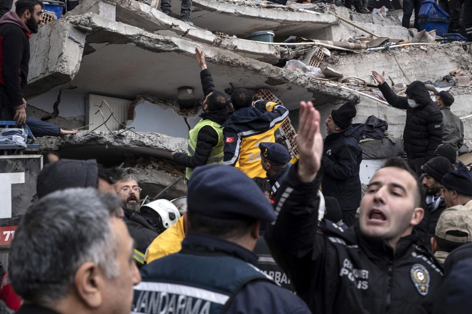 Dos españoles en paradero desconocido en Turquía, tras el terremoto