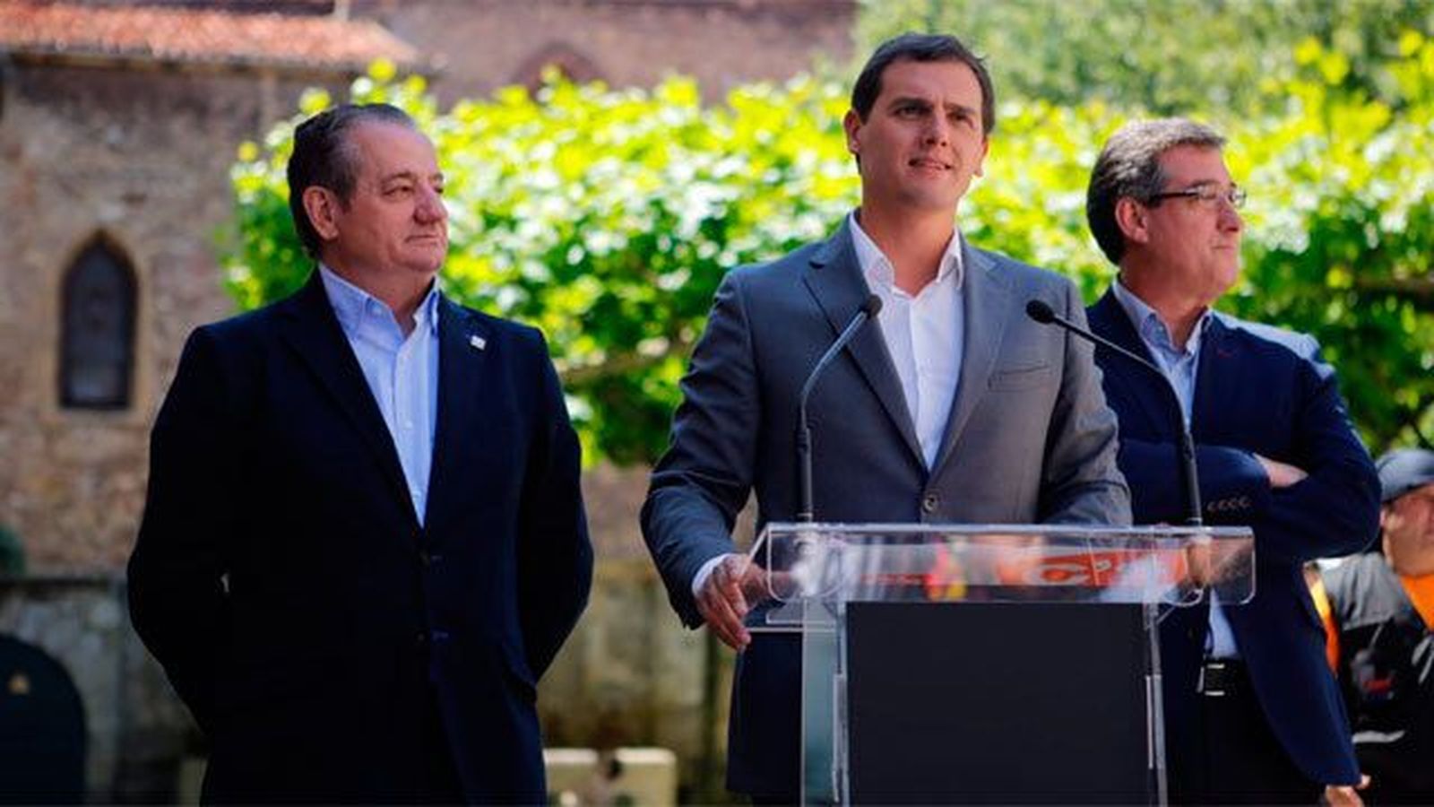 Rivera cree que el sorpasso de Podemos al PSOE no traerá el cambio