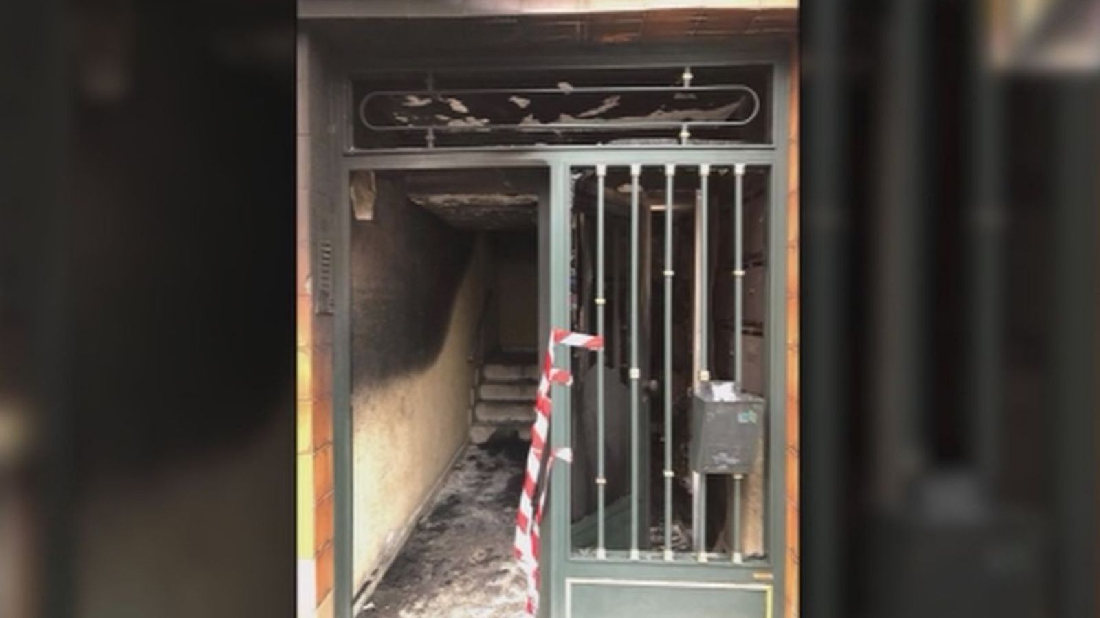 La inquilina de un edificio de San Blas, ¿causante del último incendio en su portal?