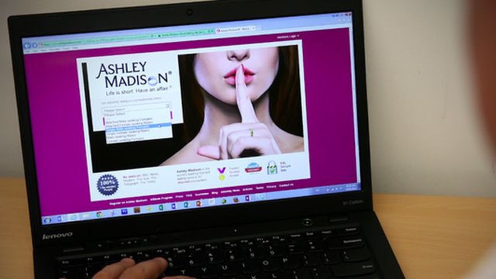 La infidelidad de miles de funcionarios de EEUU sale a la luz por Ashley Madison