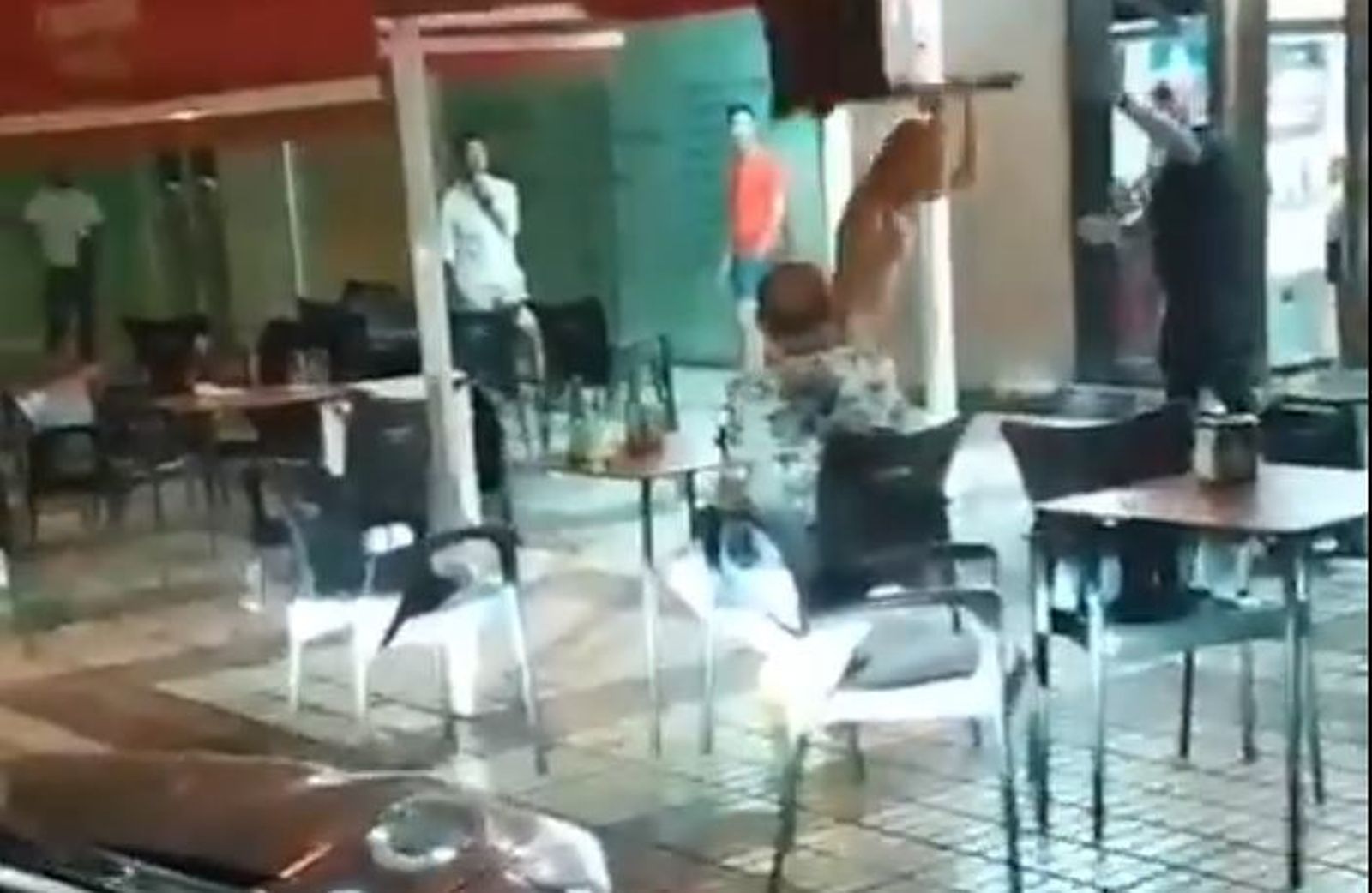 Una mujer destroza un bar en Torremolinos