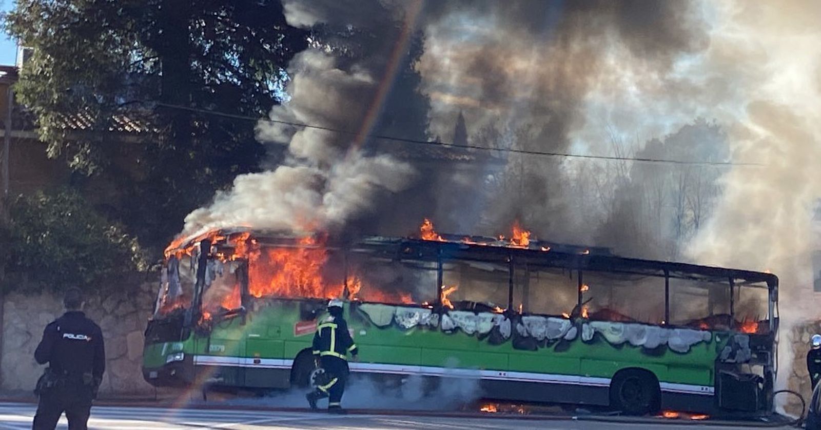 Un autobús de Pozuelo de Alarcón arde