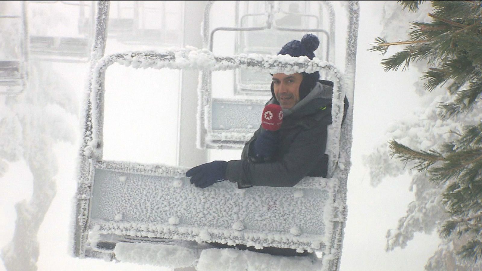 La primera nevada del invierno alivia el negocio de las pistas de esquí