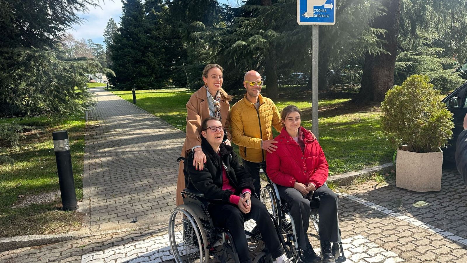 Vivir con una enfermedad rara: el día a día de Marta y Sergio, afectados de ataxia de Friedreich
