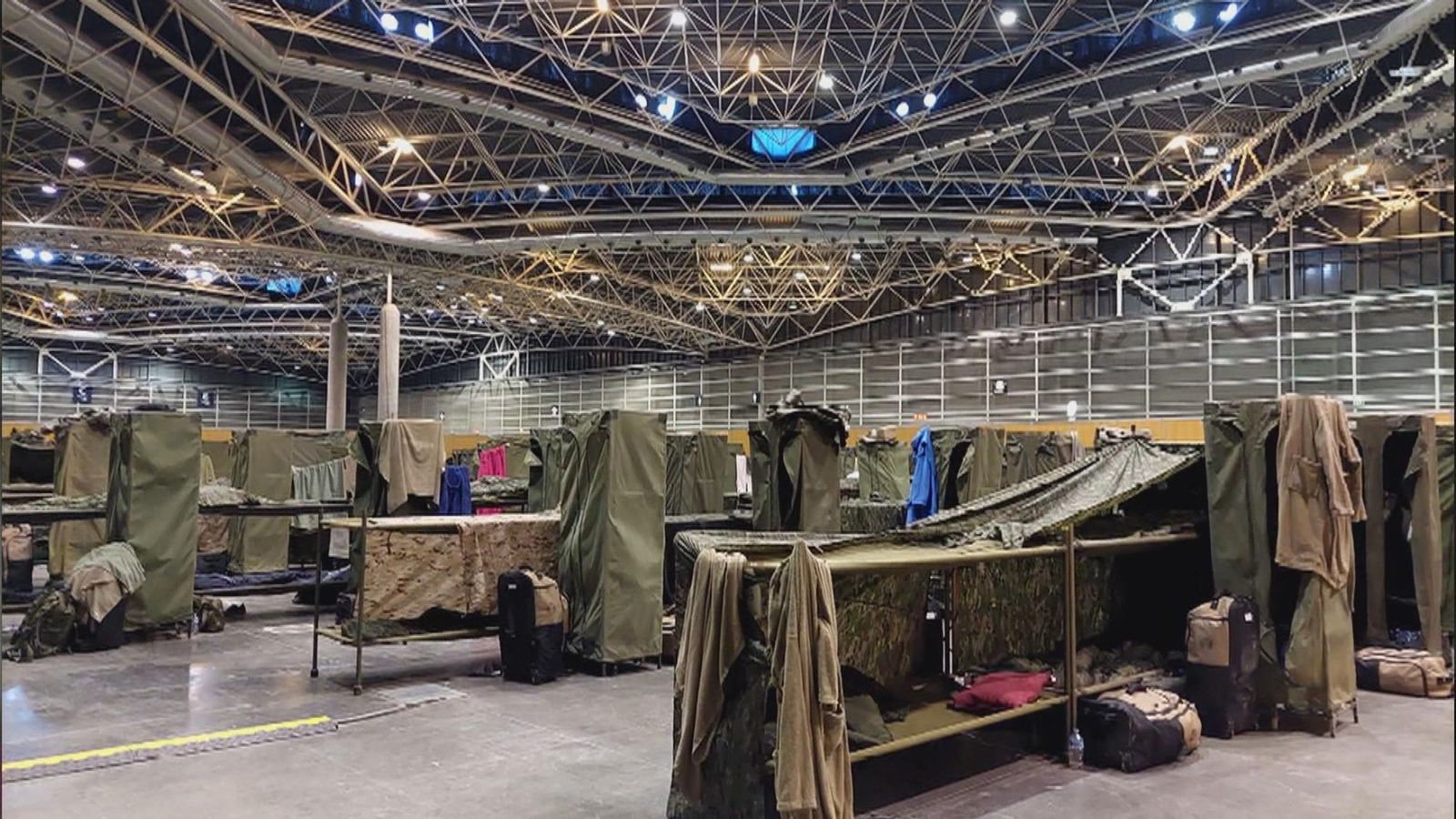 Así viven los militares desplegados por la DANA: duermen en tiendas de campaña, bajo el frío