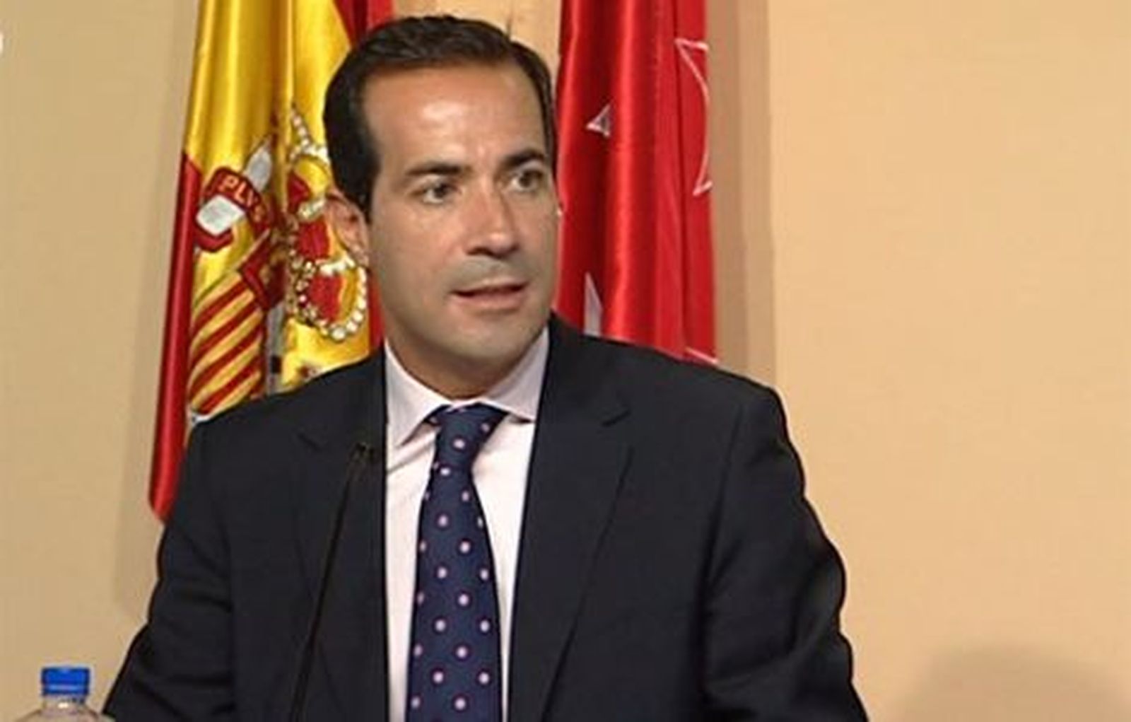 Madrid replica a Montoro que son pocas las nóminas que han subido últimamente