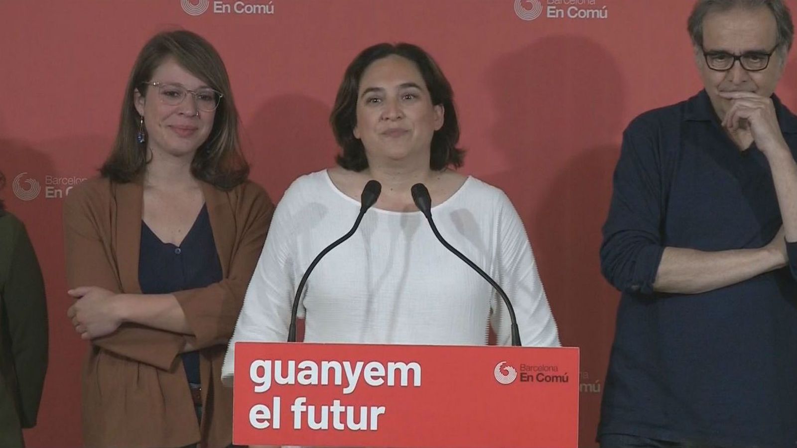 BComú defiende un gobierno a tres  con ERC y PSC con Colau de alcaldesa
