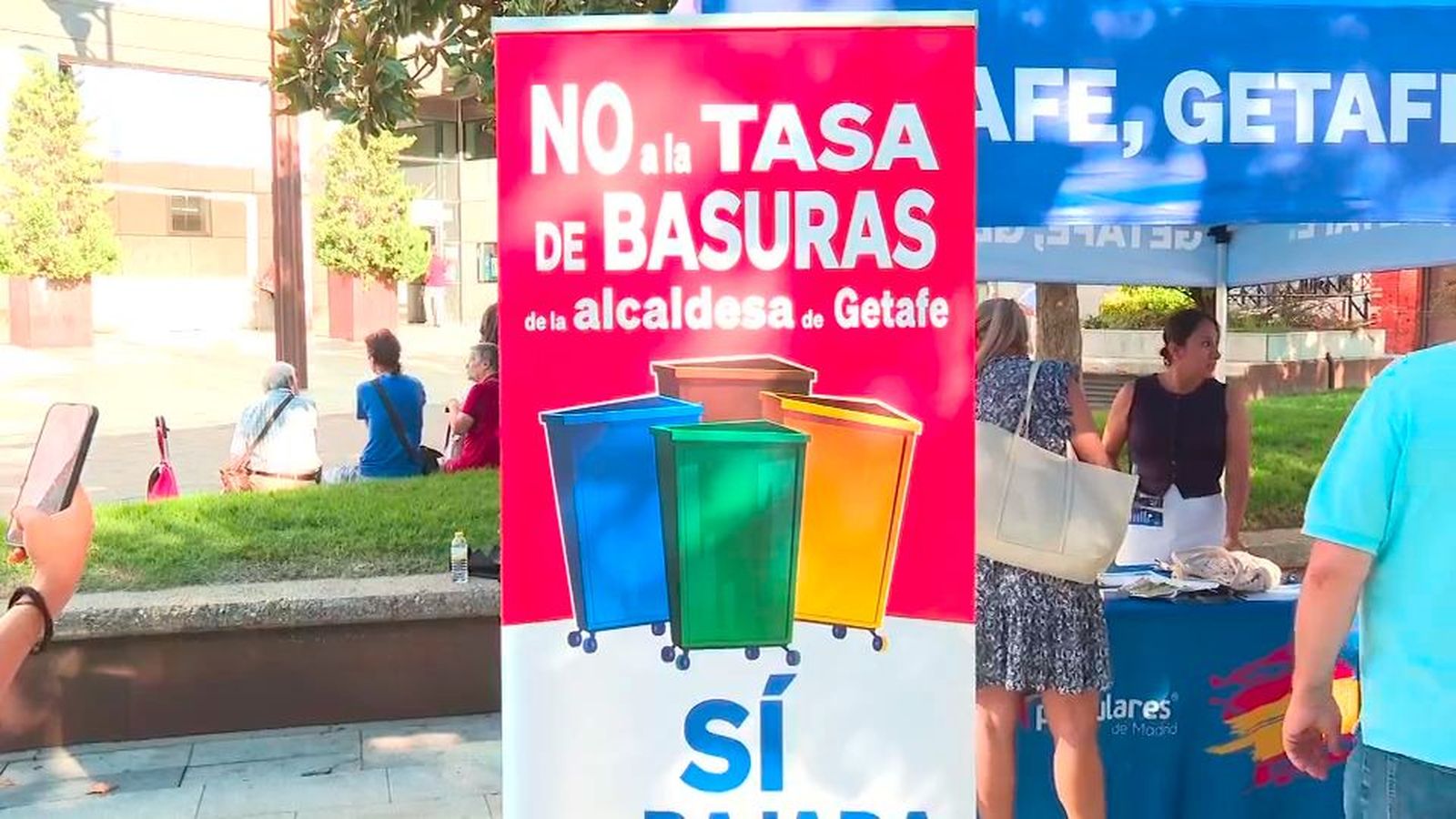 El PP de Getafe recoge firmas contra el nuevo "tasazo" de basuras del municipio
