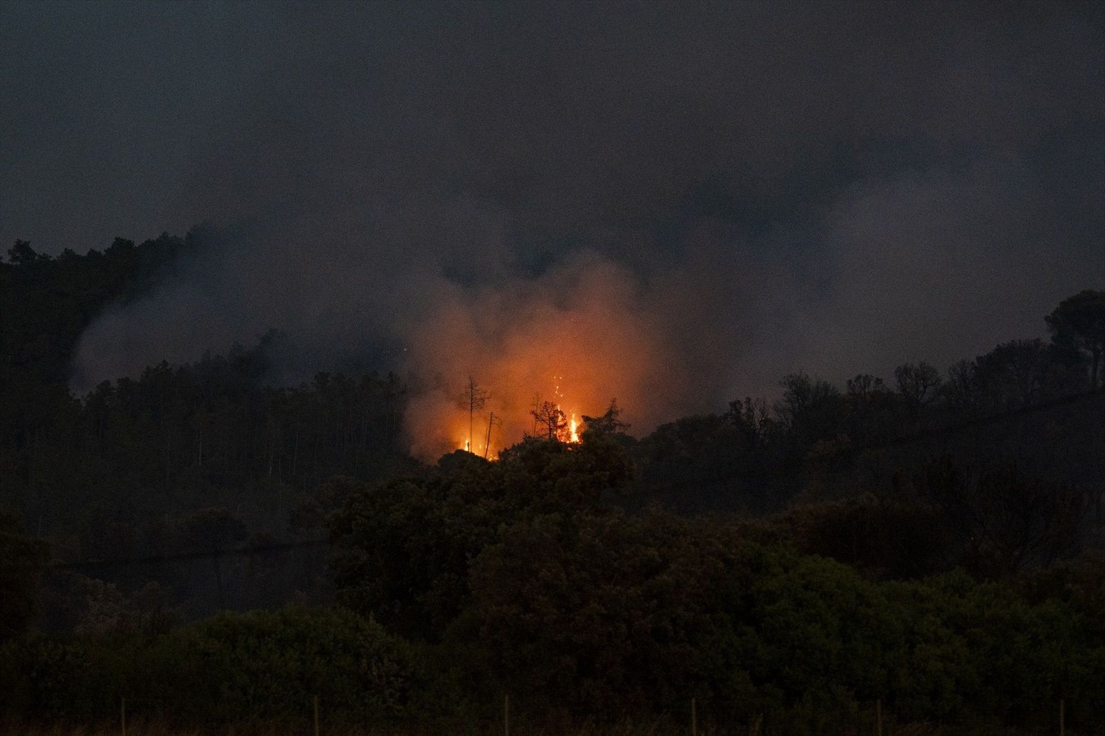 Activado el nivel máximo de peligro "extremo" por una veintena de incendios en la comarca de Gerona