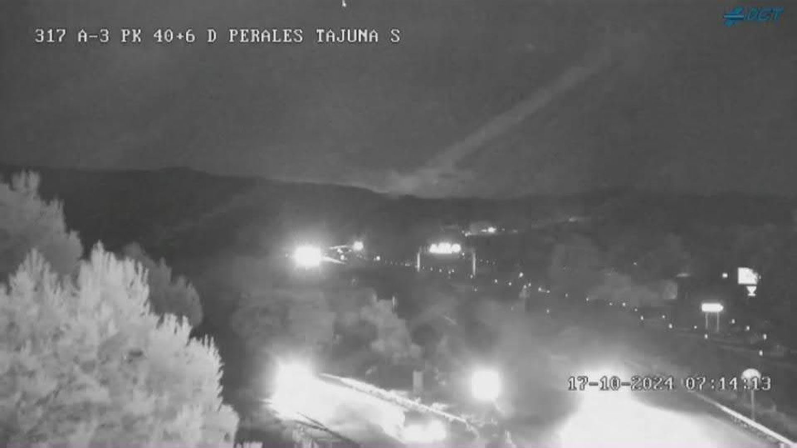 Cortada la A-3 en Perales de Tajuña durante dos horas por el vuelco de un camión en sentido Valencia