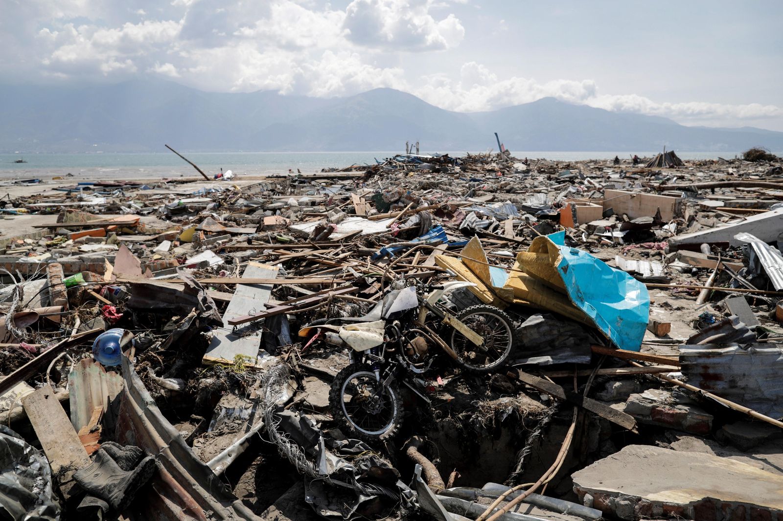 Un nuevo seísmo azota Indonesia donde ya son son 1.200 los muertos