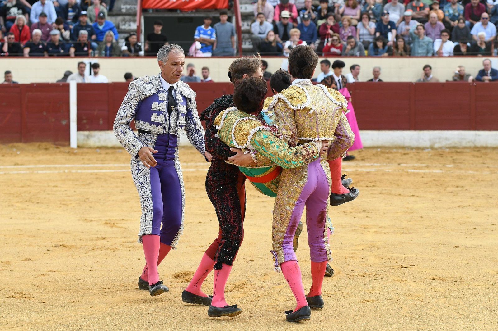 Alberto Durán tras la cogida en la Plaza de Valdemoro