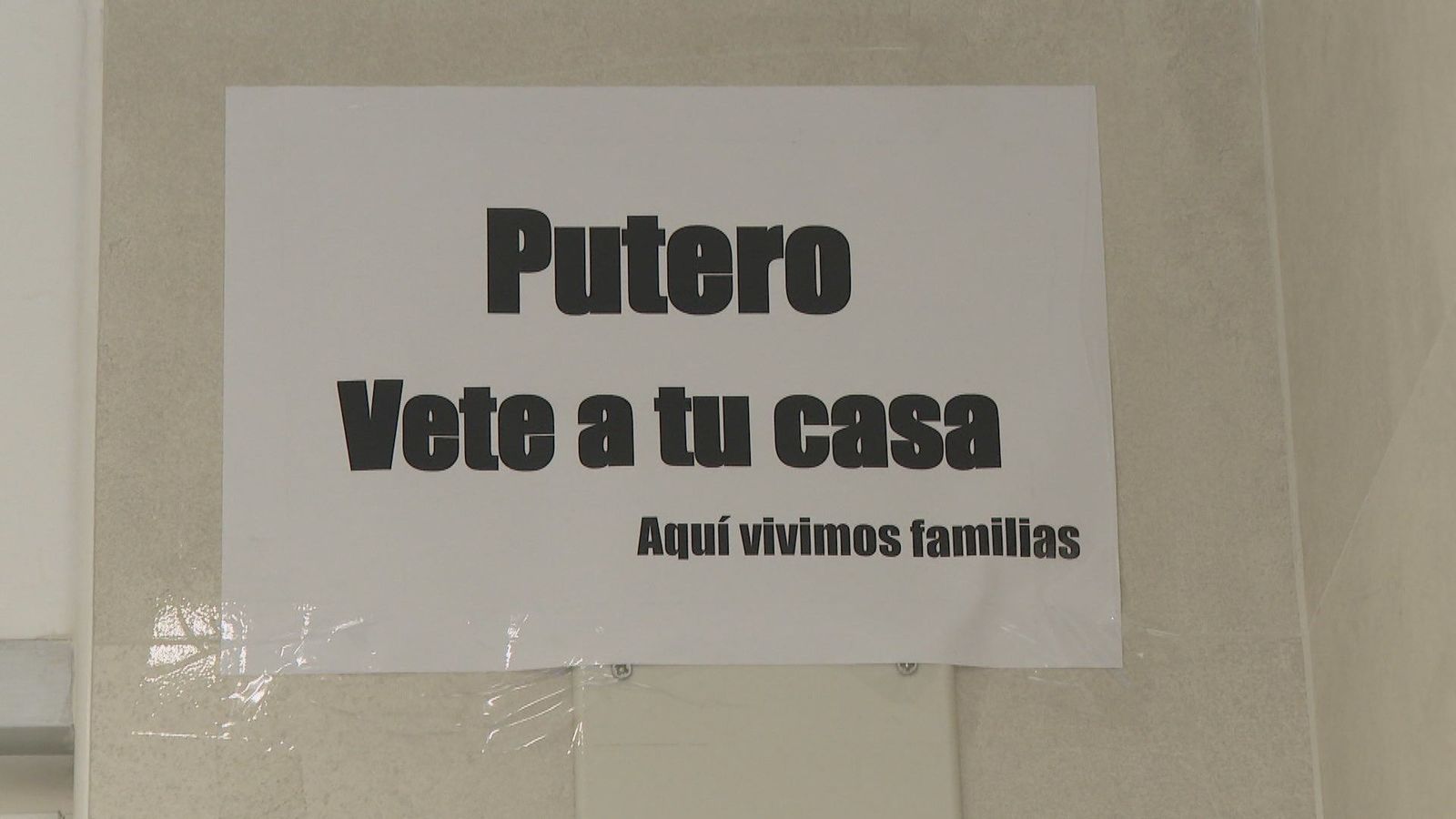 Un prostíbulo en uno de los bajos de un edificio de Alcorcón mantiene en pie de guerra a sus vecinos