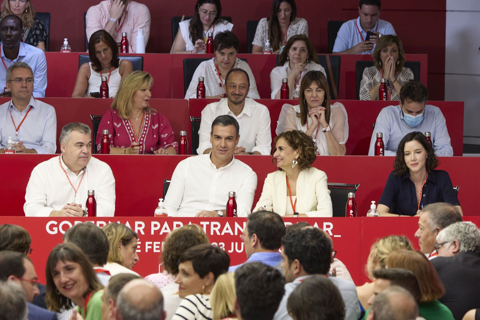 Sánchez presenta su 'nuevo núcleo duro PSOE' tras el 'efecto Feijóo'