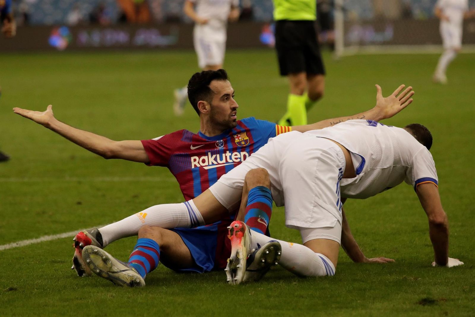 Busquets y Benzema