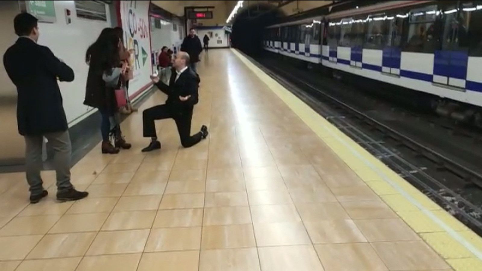 Tania y Álex, un amor suburbano