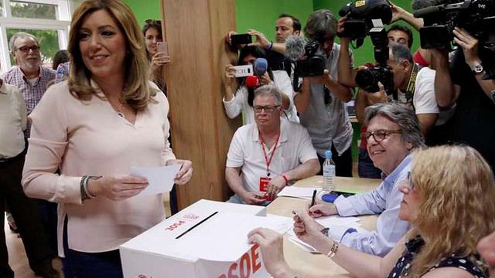 Susana Díaz llama a la participación para "levantar al  PSOE"