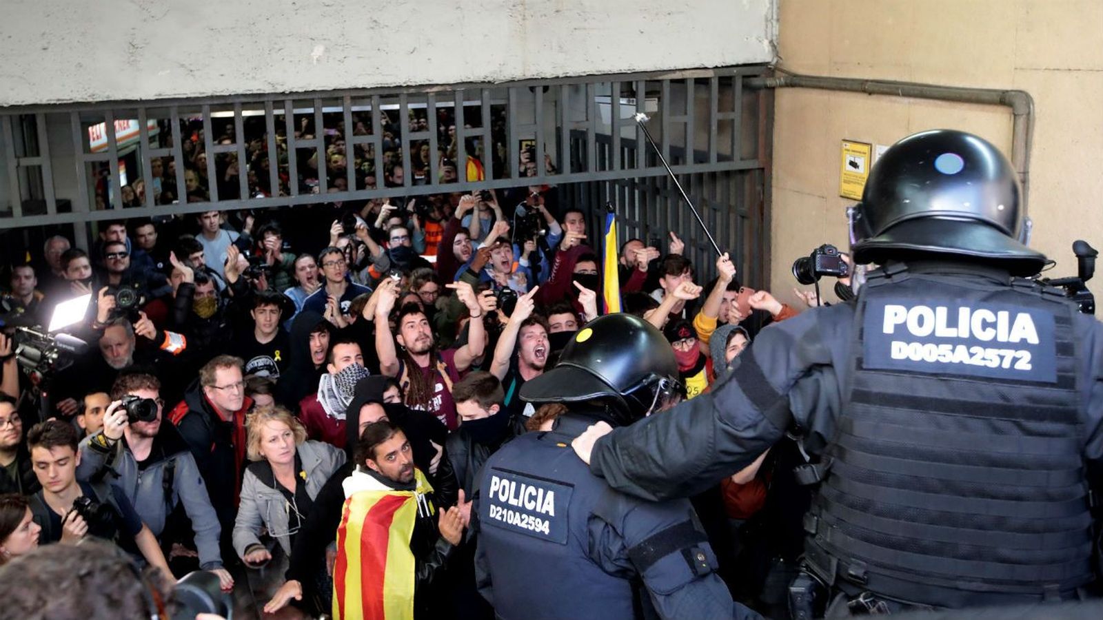 Tres detenidos y 22 personas atendidas en los incidentes de la huelga en Cataluña