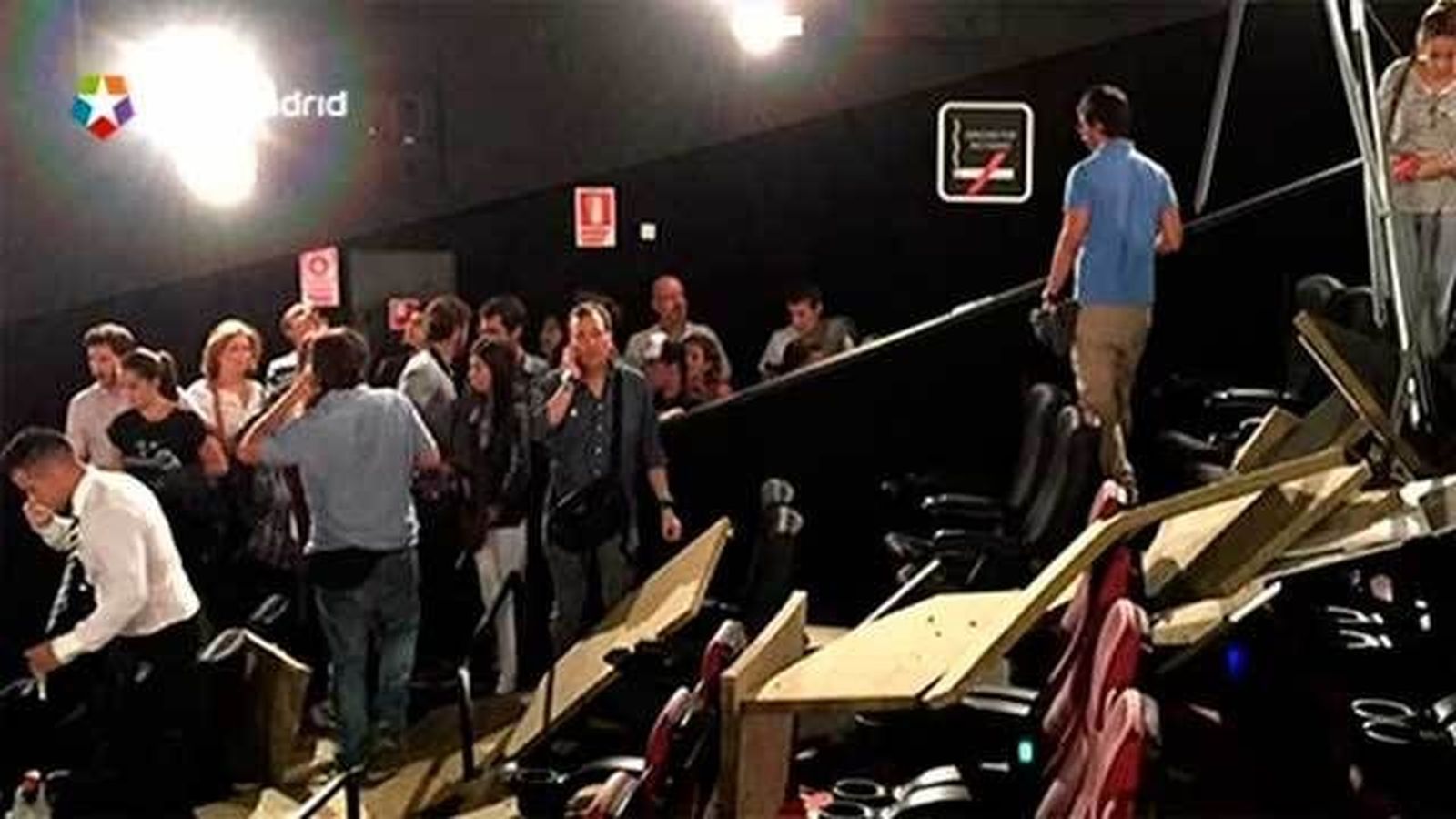 Siete heridos leves al desprenderse parte del techo del cine Proyecciones de Madrid