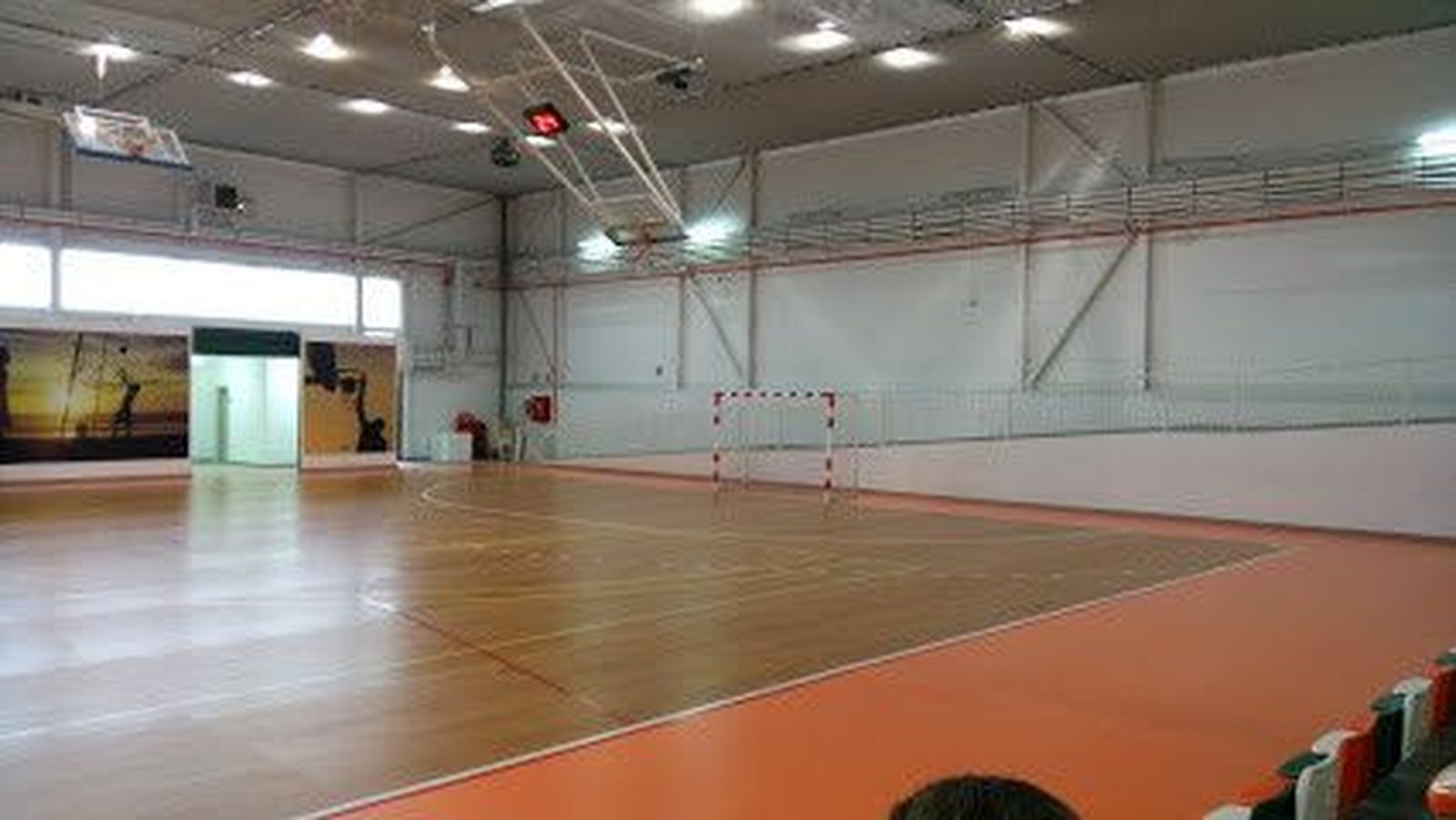 El alcalde de Arganda escribe a la ministra de Igualdad por la situación creada en un polideportivo