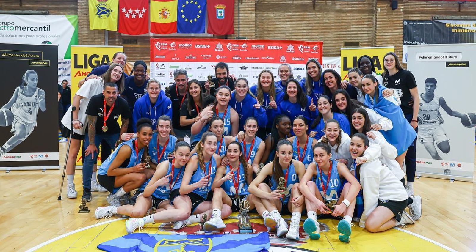 Estudiantes junior femenino