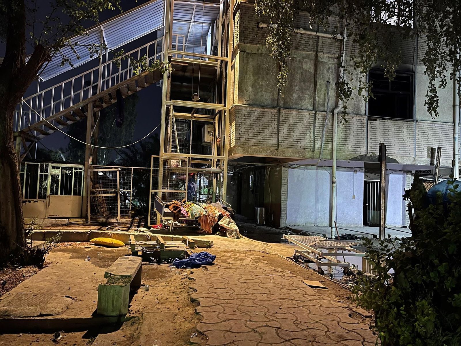 Explosión en un hospital de Bagdad con decenas de fallecidos