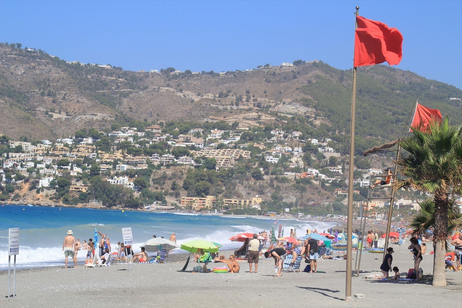 Bandera roja como medida de prevención en la playa