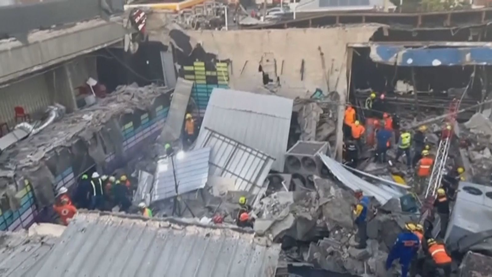 Aumentan a 44 los muertos al desplomarse un techo en una discoteca en Santo Domingo