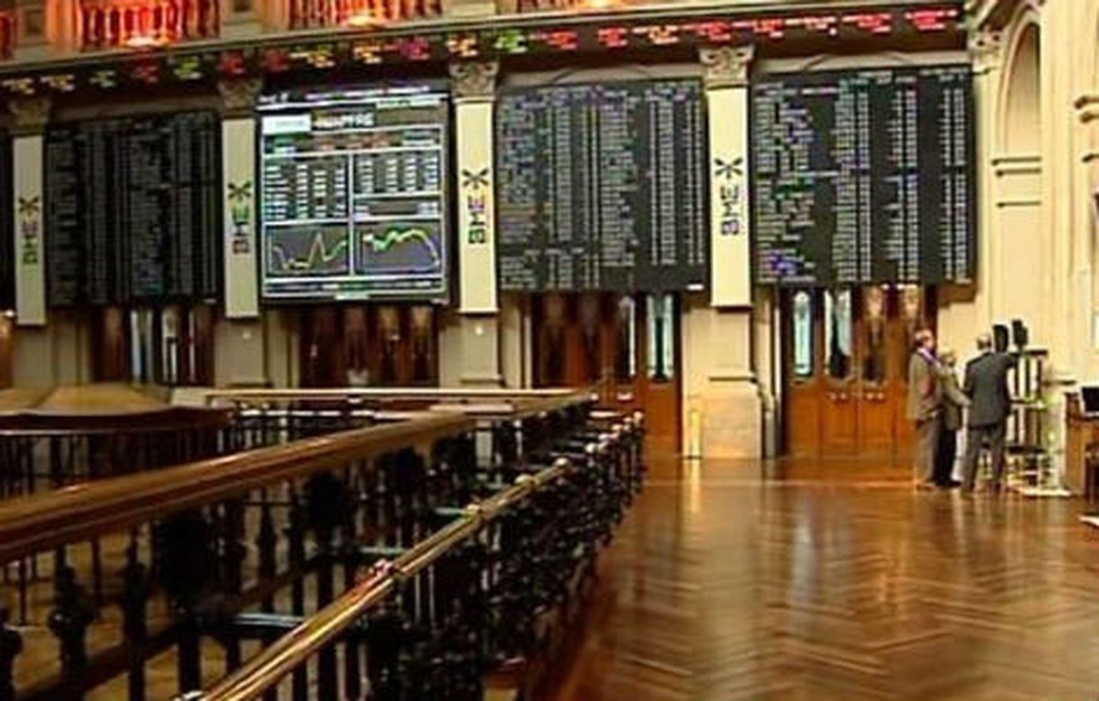 El interés del bono español a 10 años baja del 6% y la prima cae a 415 puntos