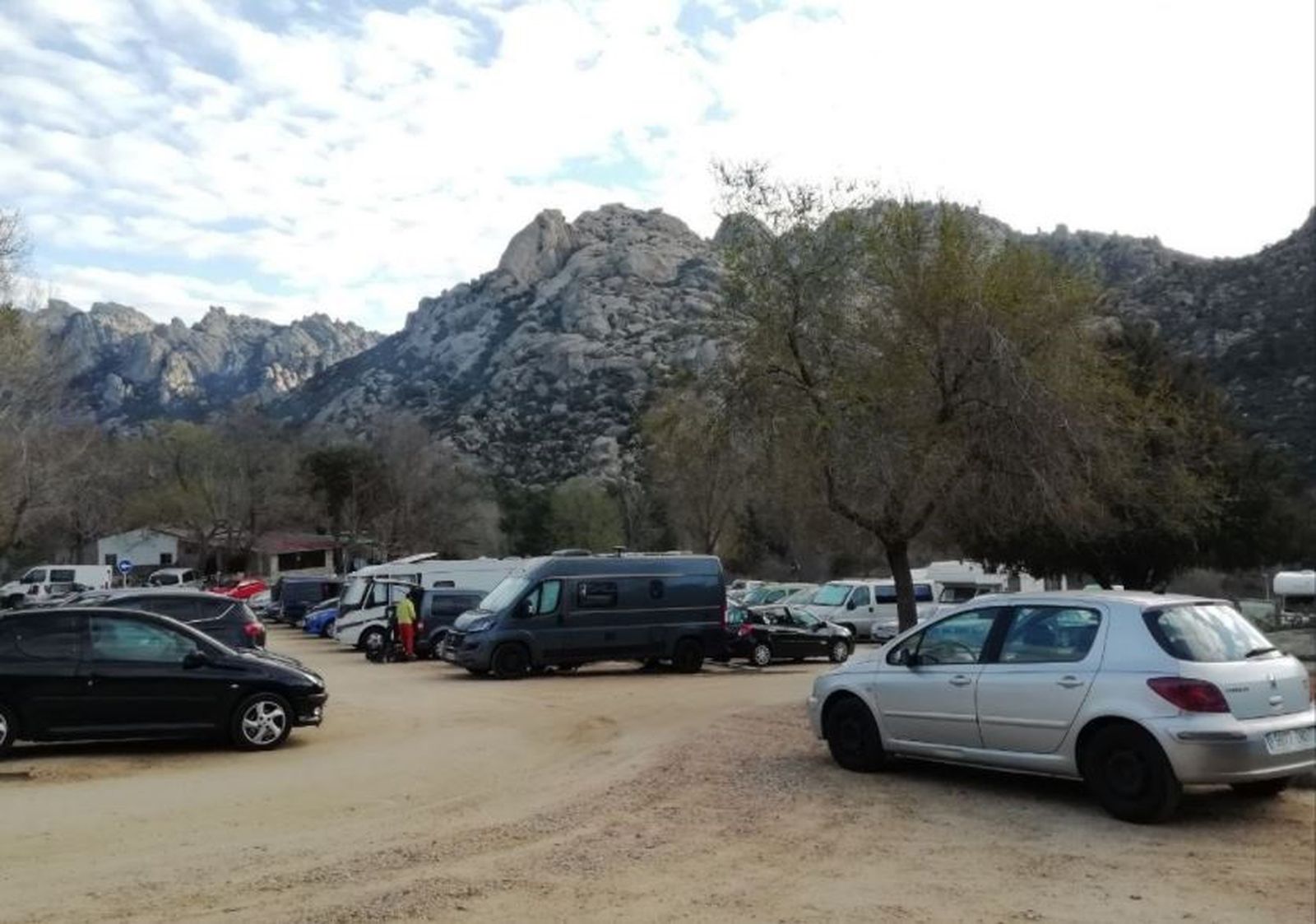 El acceso a La Pedriza regulado por el nuevo horario de invierno