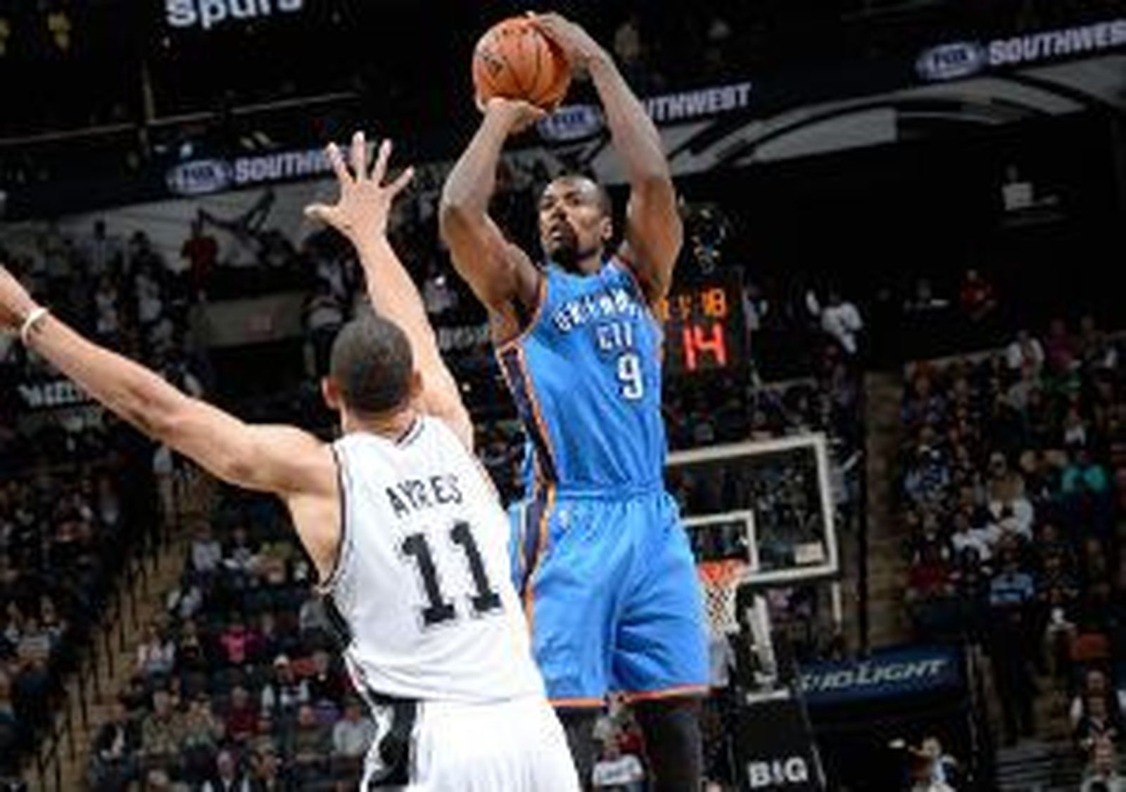 Oklahoma arrebata a San Antonio el liderato con un gran Ibaka