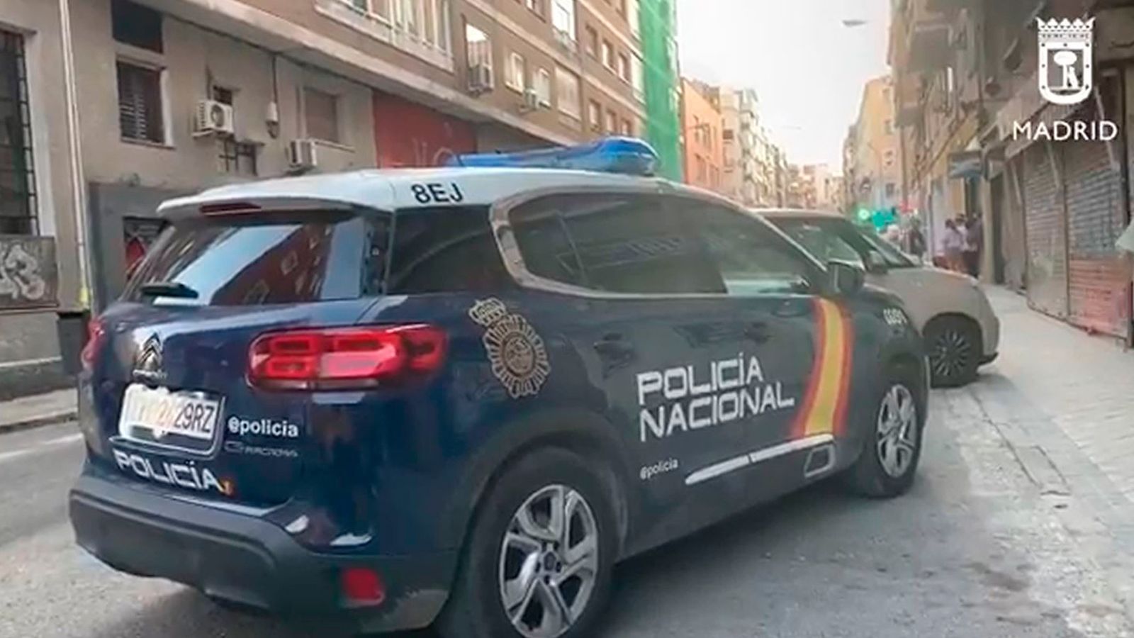 La Policía Nacional en el lugar donde encontraron el cuerpo del joven asesinado
