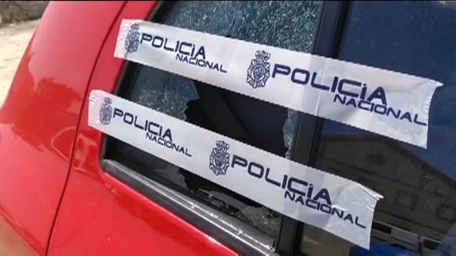 Robos y destrozos de coches, el día a día en el aparcamiento de Pitis
